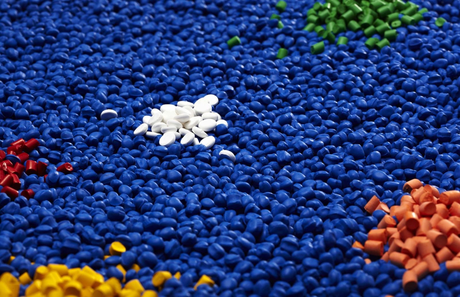 Blue engineering plastic granulate